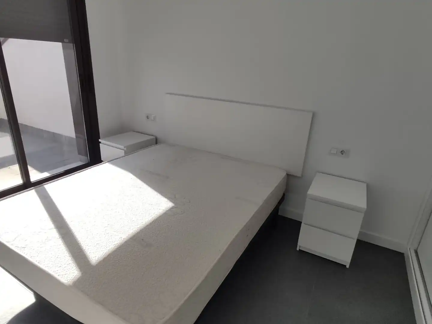 Dormitori de Àtic de lloguer en Murcia amb Aire condicionat, Terrassa i Moblat
