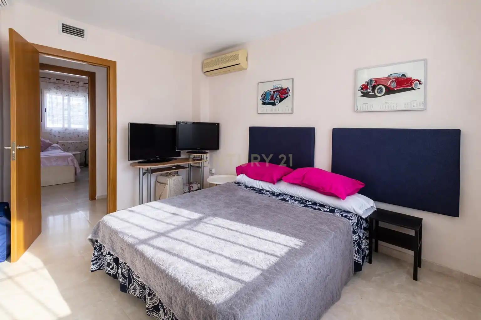 Habitación de Casa adosada en venta en La Nucia con Aire acondicionado, Trastero y Horno