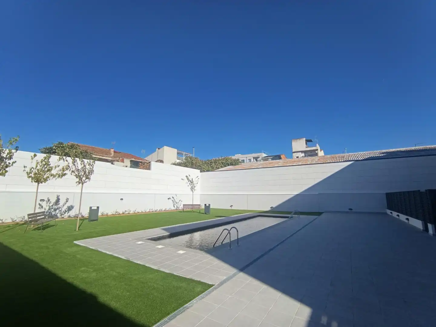 Piscina de Planta baixa en venda en Sabadell amb Calefacció, Terrassa i Piscina comunitària