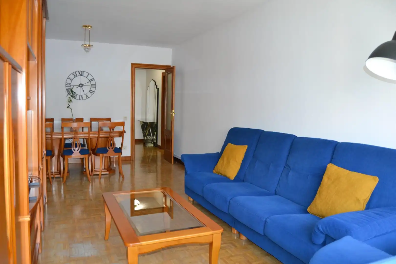 Sala de estar de Piso en venta en  Pamplona / Iruña con Parquet y Trastero