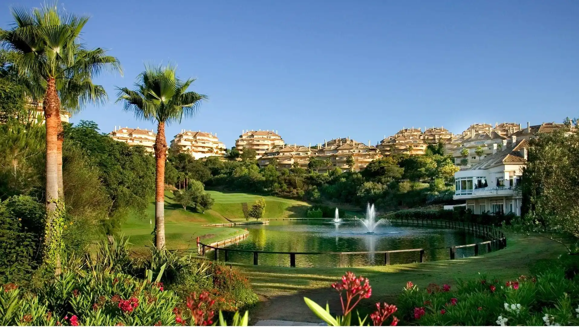 Exterior view of Attic for sale in Marbella  with Air Conditioner, Heating and Terrace