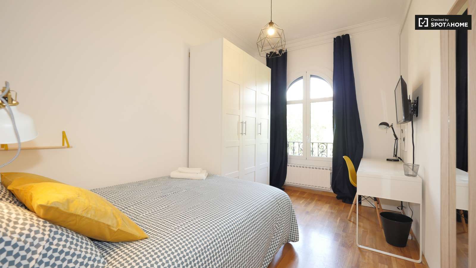 Flat to share in Dreta de l'Eixample