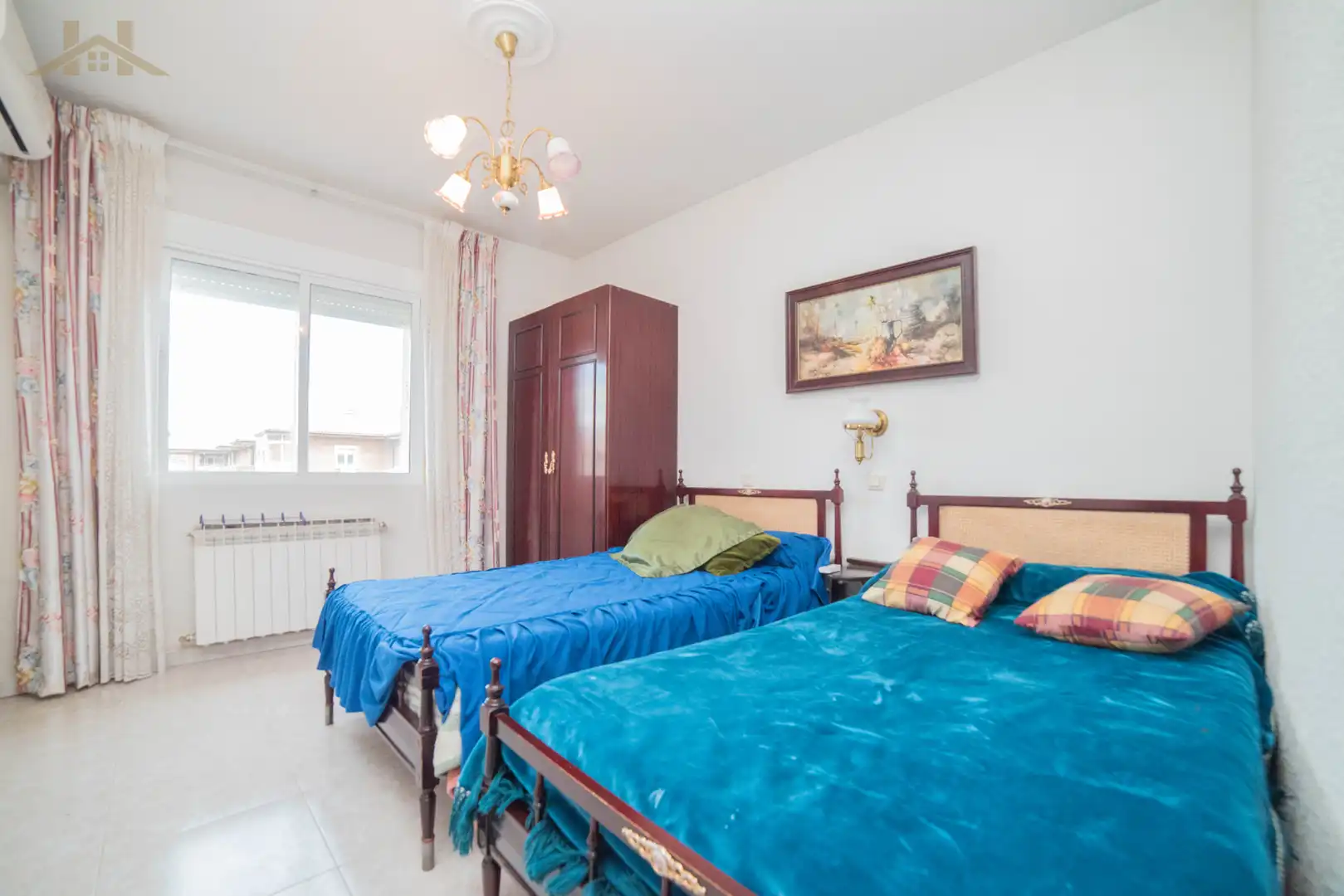Habitación de Casa adosada en venta en El Tiemblo  con Aire acondicionado, Calefacción y Jardín privado