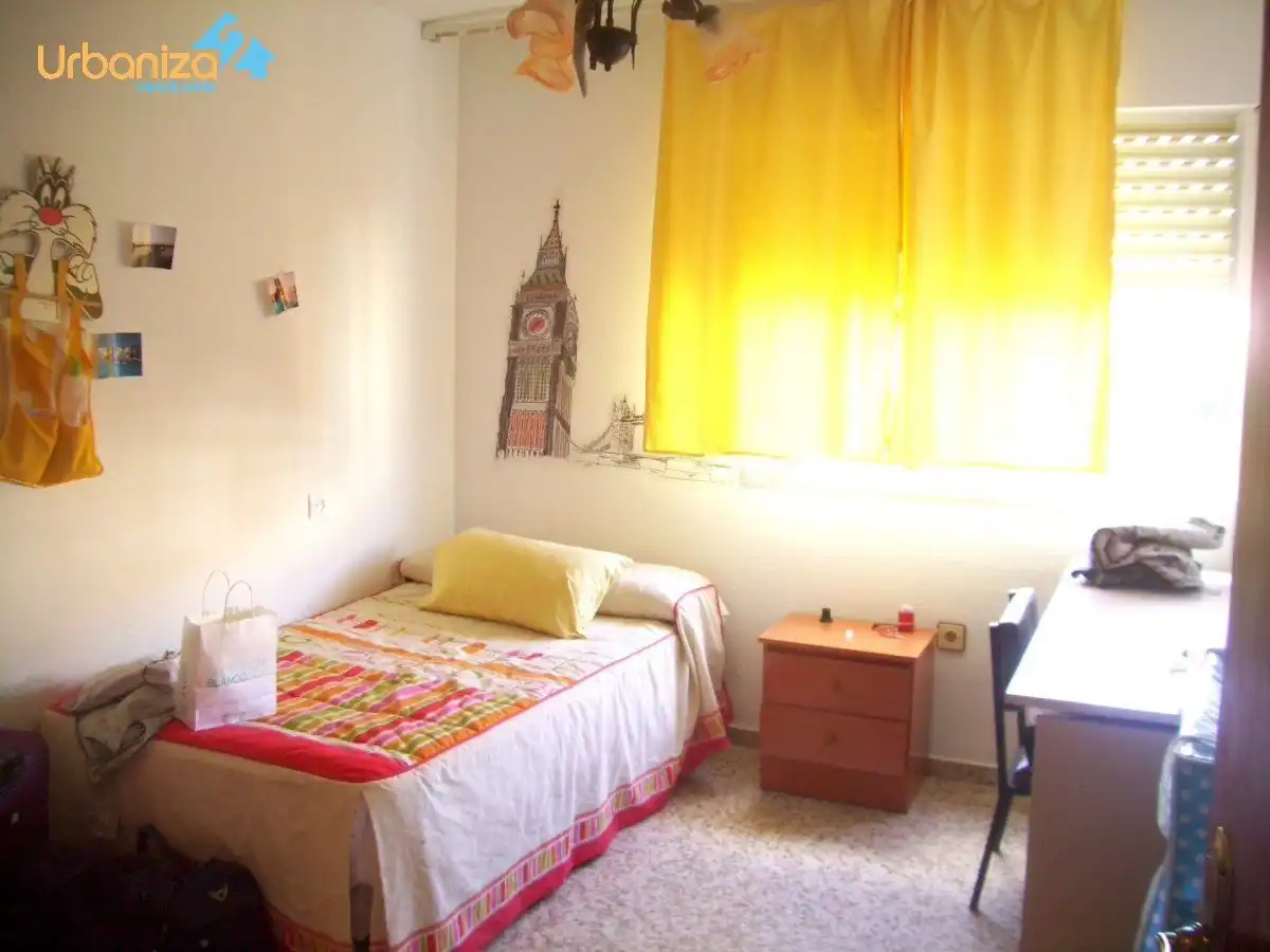 Flat for rent in Calle Antonio Pesini, Valdepasillas - La Paz - Huerta Rosales