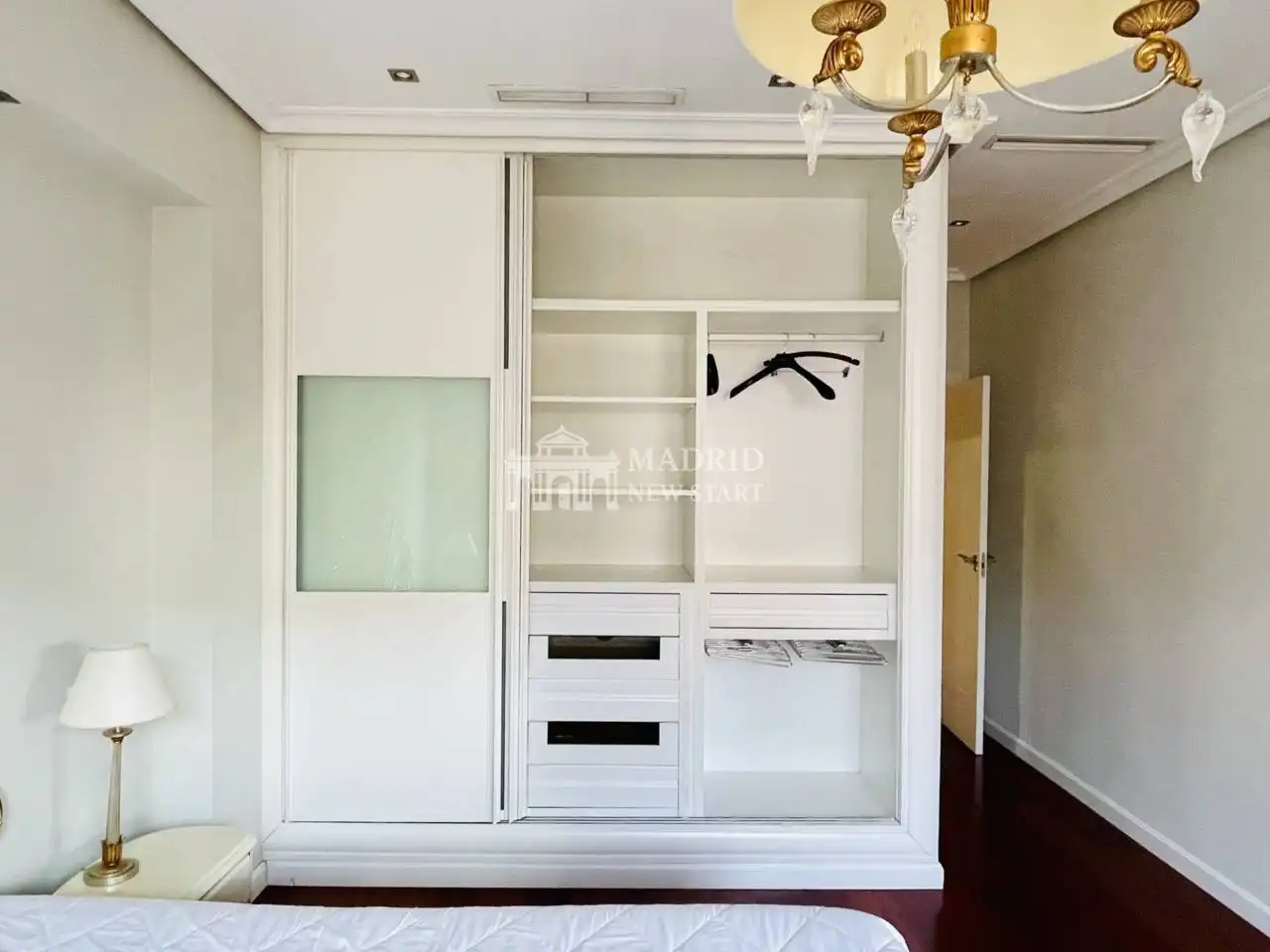Schlafzimmer von Wohnung zur Miete in Madrid mit Klimaanlage, Heizung und Parkett