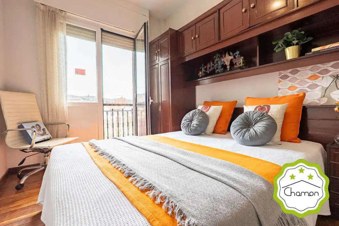 Habitación de Piso en venta en Bilbao  con Calefacción y Balcón