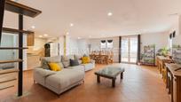 Sala d'estar de Casa o xalet en venda en Montserrat amb Aire condicionat, Calefacció i Terrassa