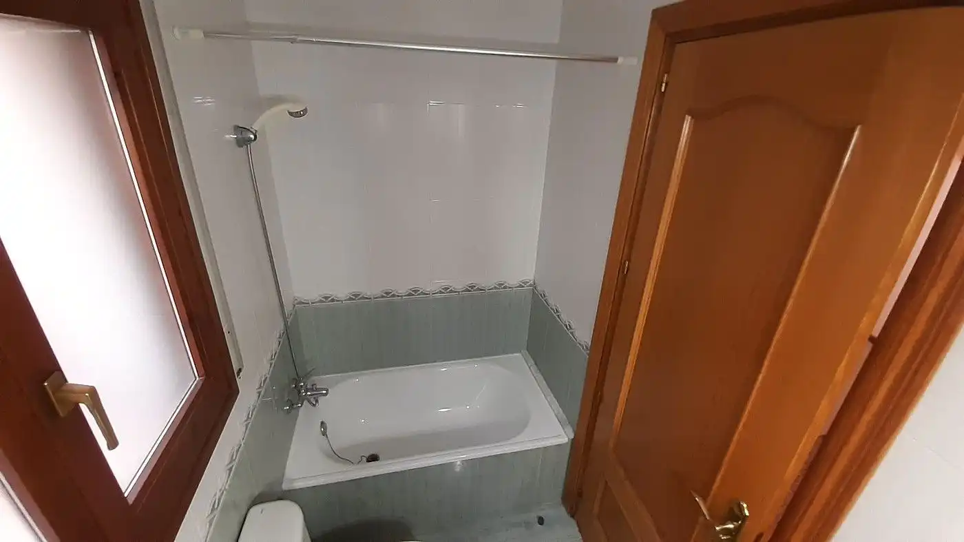 Badezimmer von Einfamilien-Reihenhaus zum Verkauf in Moià mit Heizung, Terrasse und Abstellraum