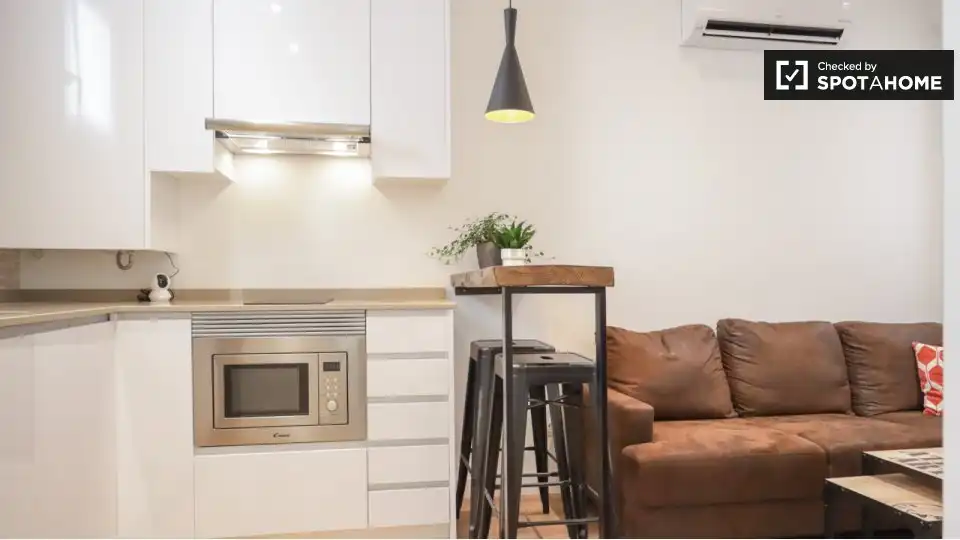 Kitchen of Flat for rent in Madrid  with Air Conditioner, Heating and Furnished