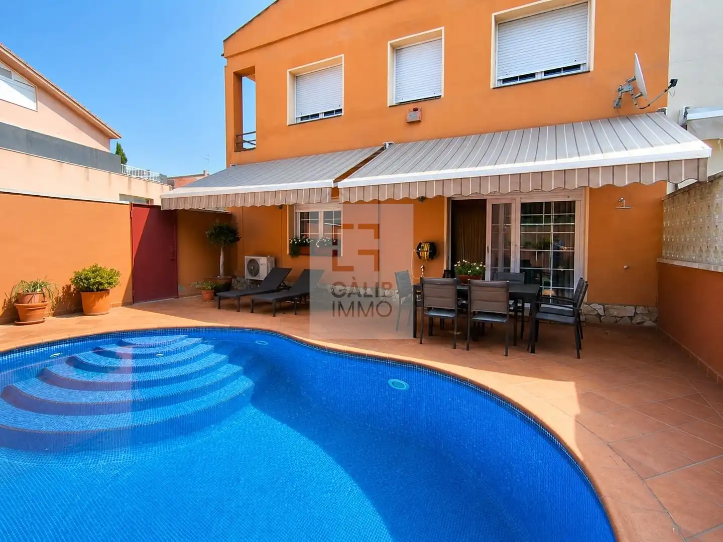 Piscina de Casa adosada en venda en Vilafant amb Aire condicionat, Calefacció i Terrassa