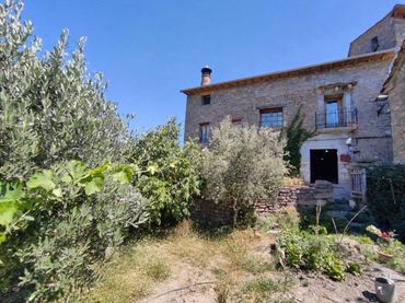 Haus mit Garten zum Verkauf in única