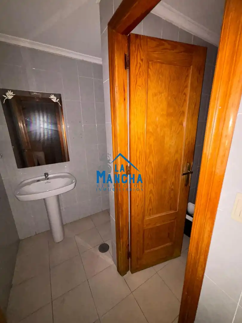 Baño de Local de alquiler en Albacete con Aire acondicionado y Amueblado