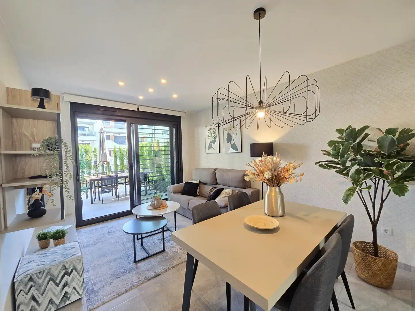 Sala d'estar de Apartament en venda en Orihuela amb Jardí privat, Terrassa i Piscina