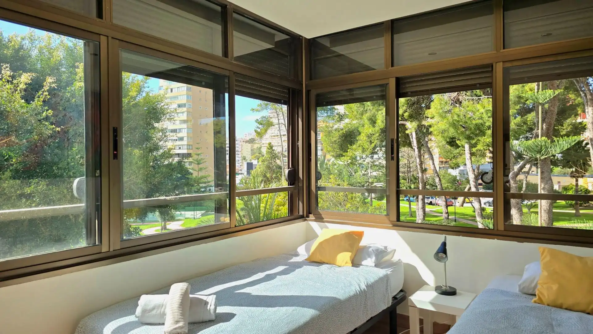 Schlafzimmer von Wohnungen zum Verkauf in Torremolinos mit Privatgarten, Möbliert und Gemeinschaftspool