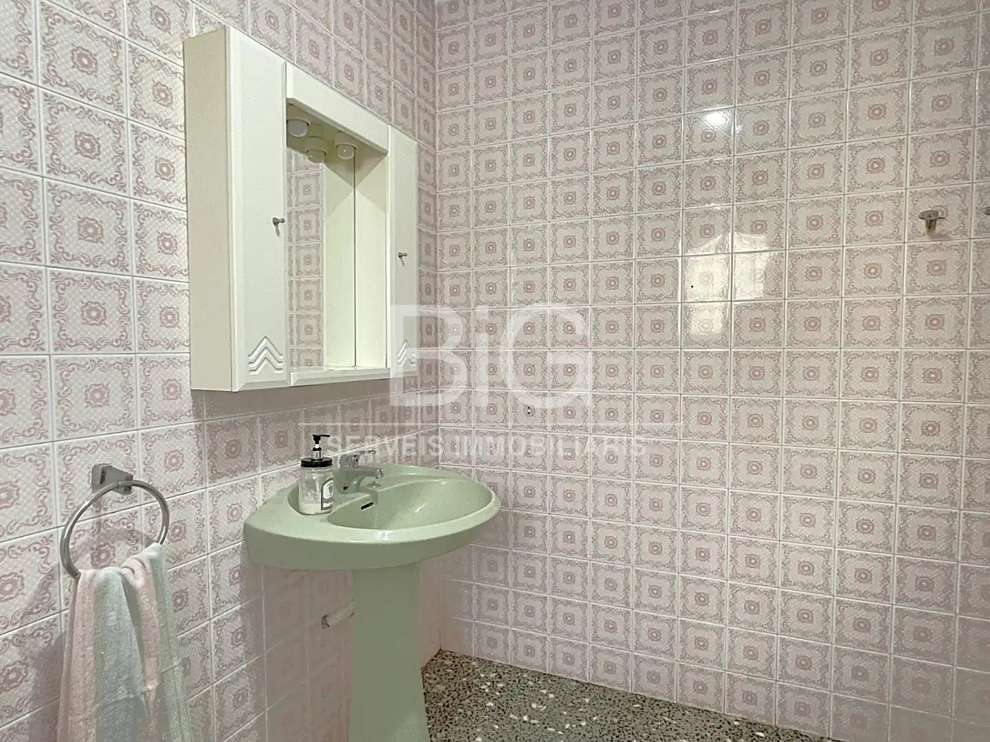 Baño de Ático en venta en Mataró con Terraza, Trastero y Balcón