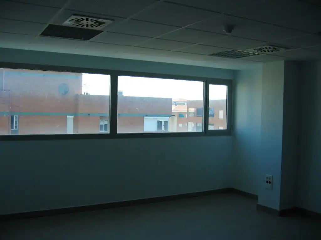 Oficina de lloguer en Badajoz amb Aire condicionat, Calefacció i Internet