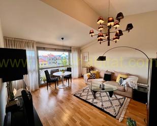 Living room of Attic to rent in Pontevedra Capital   with Heating, Parquet flooring and Terrace