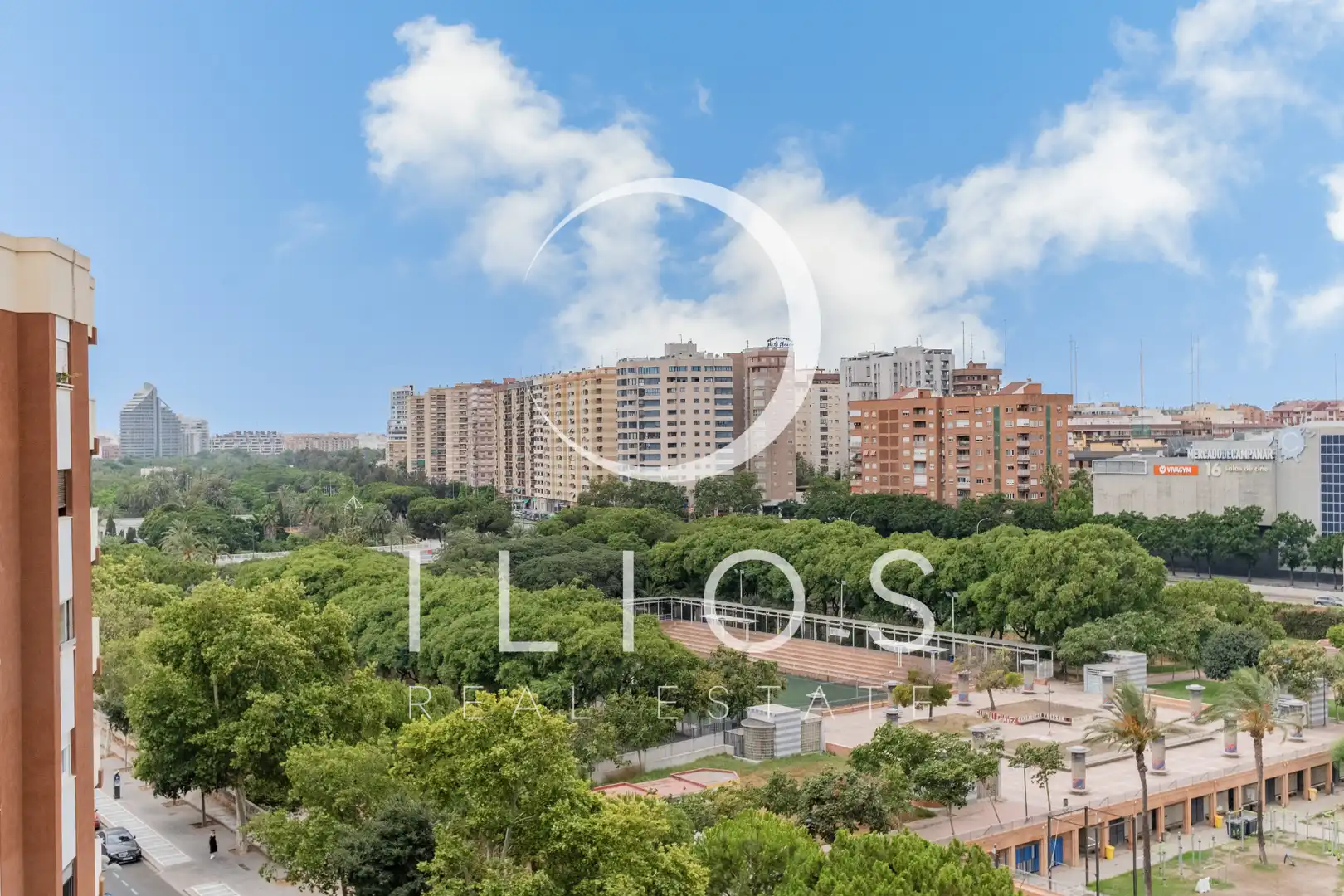 Àtic amb terrassa en venda a Carrer de Terol
