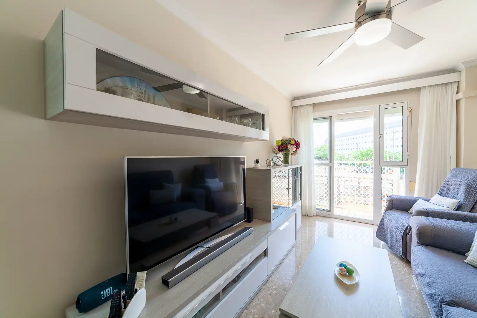 Living room of Flat for sale in Manises  with Air Conditioner, Heating and Oven