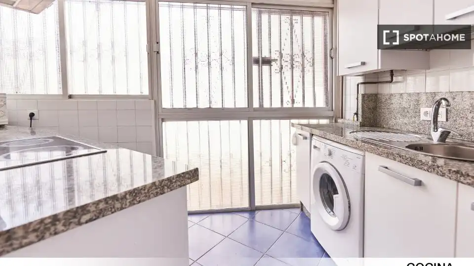 Kitchen of Flat for rent in Sevilla  with Air Conditioner, Heating and Furnished