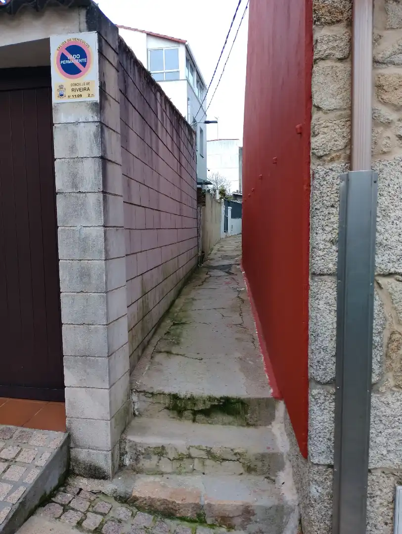 Vista exterior de Casa adosada en venta en Ribeira con Jardín privado, Terraza y Amueblado