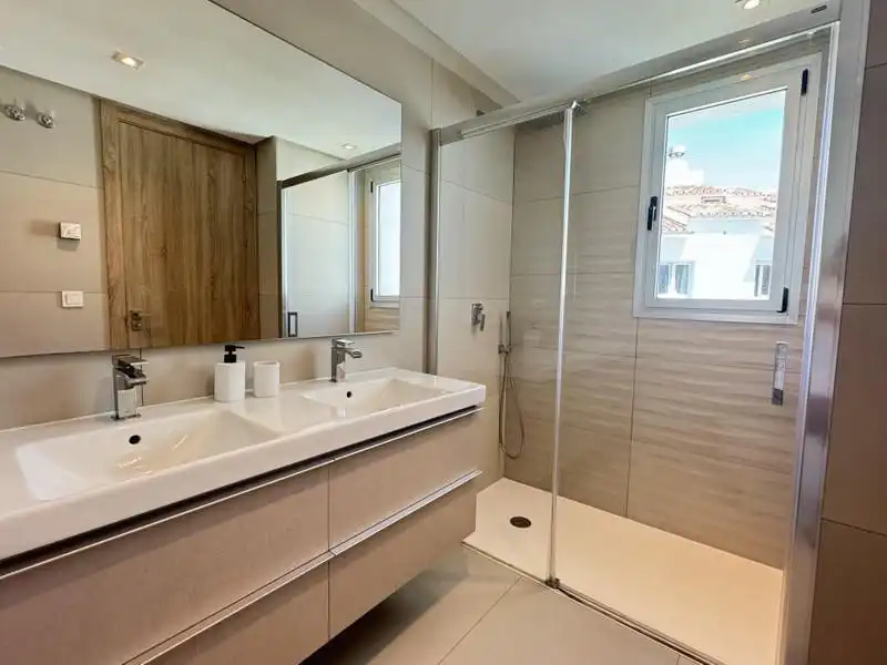 Bany de Apartament de lloguer en Nueva Andalucía