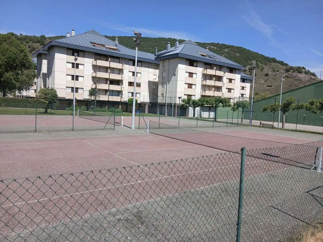 Parkplatz von Wohnung zum Verkauf in Ezcaray mit Heizung, Privatgarten und Terrasse