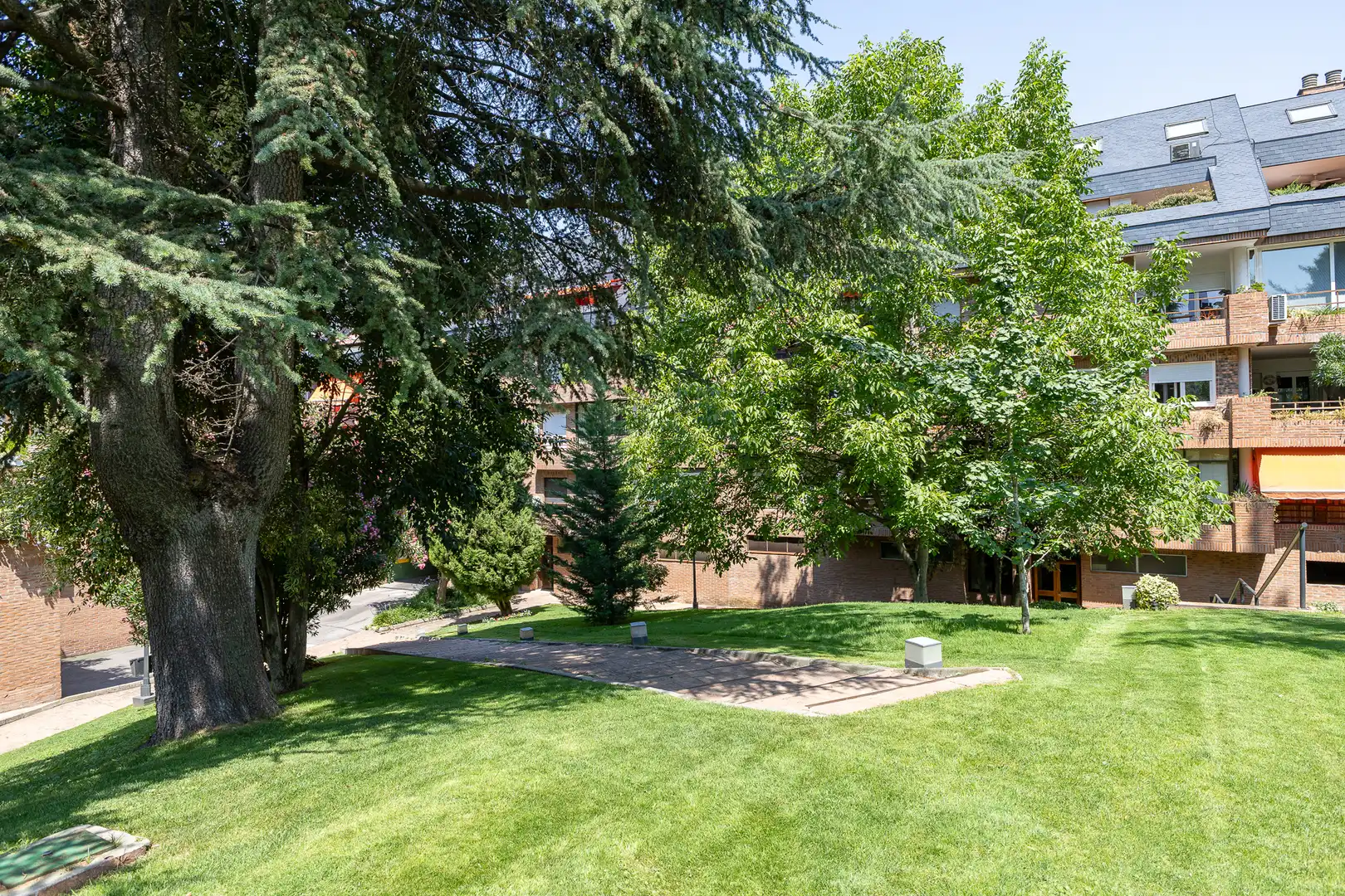 Vista exterior de Ático en venta en Las Rozas de Madrid con Aire acondicionado, Calefacción y Terraza