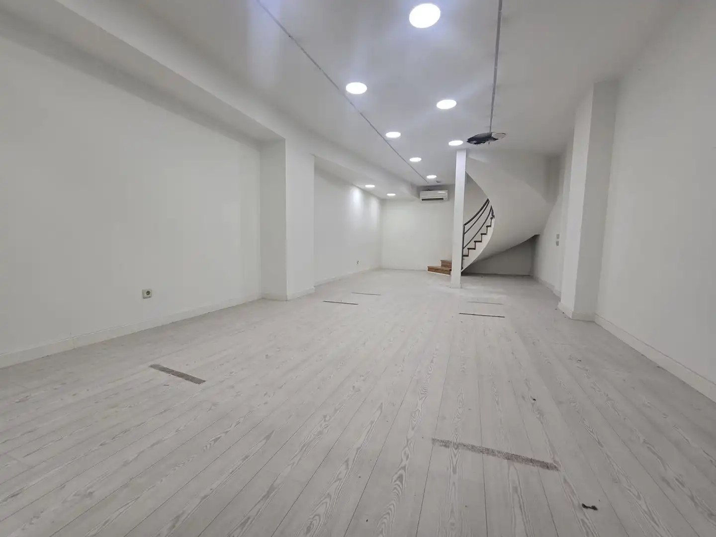 Commercial properties for rent in  Logroño  with Air Conditioner