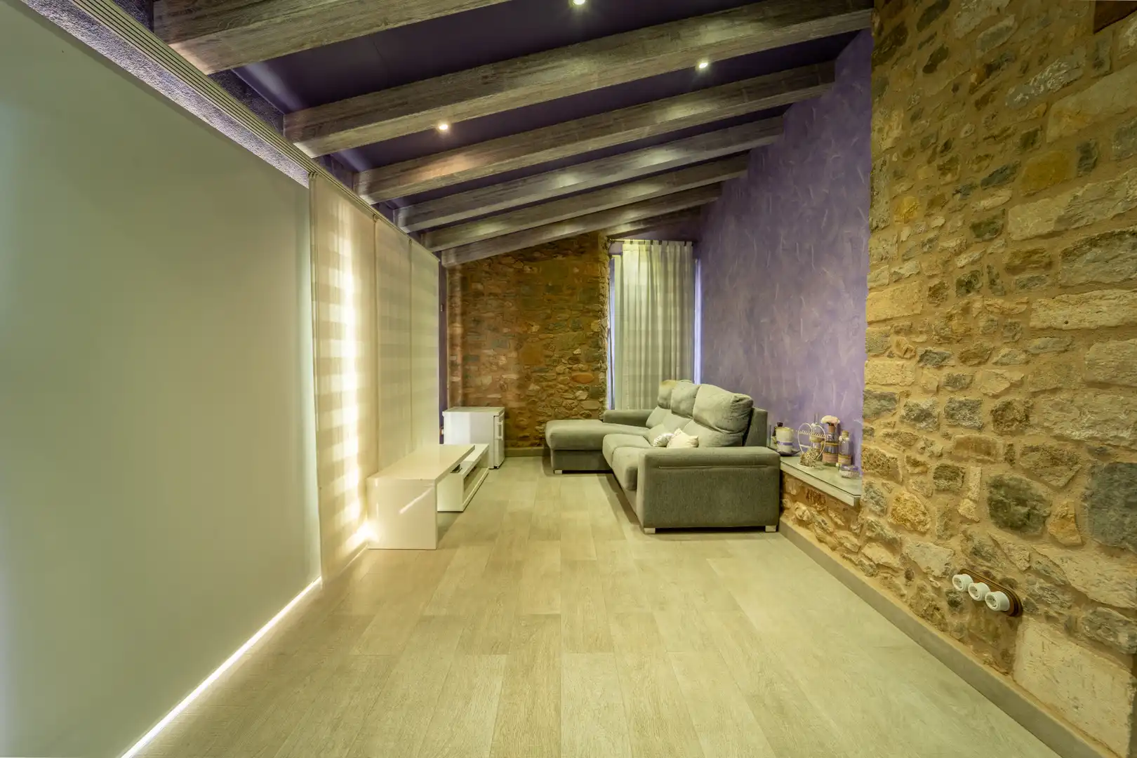 Sala de estar de Finca rústica en venta en Sant Joan de Mollet con Aire acondicionado, Calefacción y Jardín privado