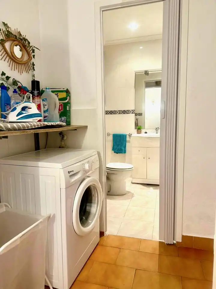 Baño de Apartamento en venta en Almuñécar con Aire acondicionado, Amueblado y Balcón