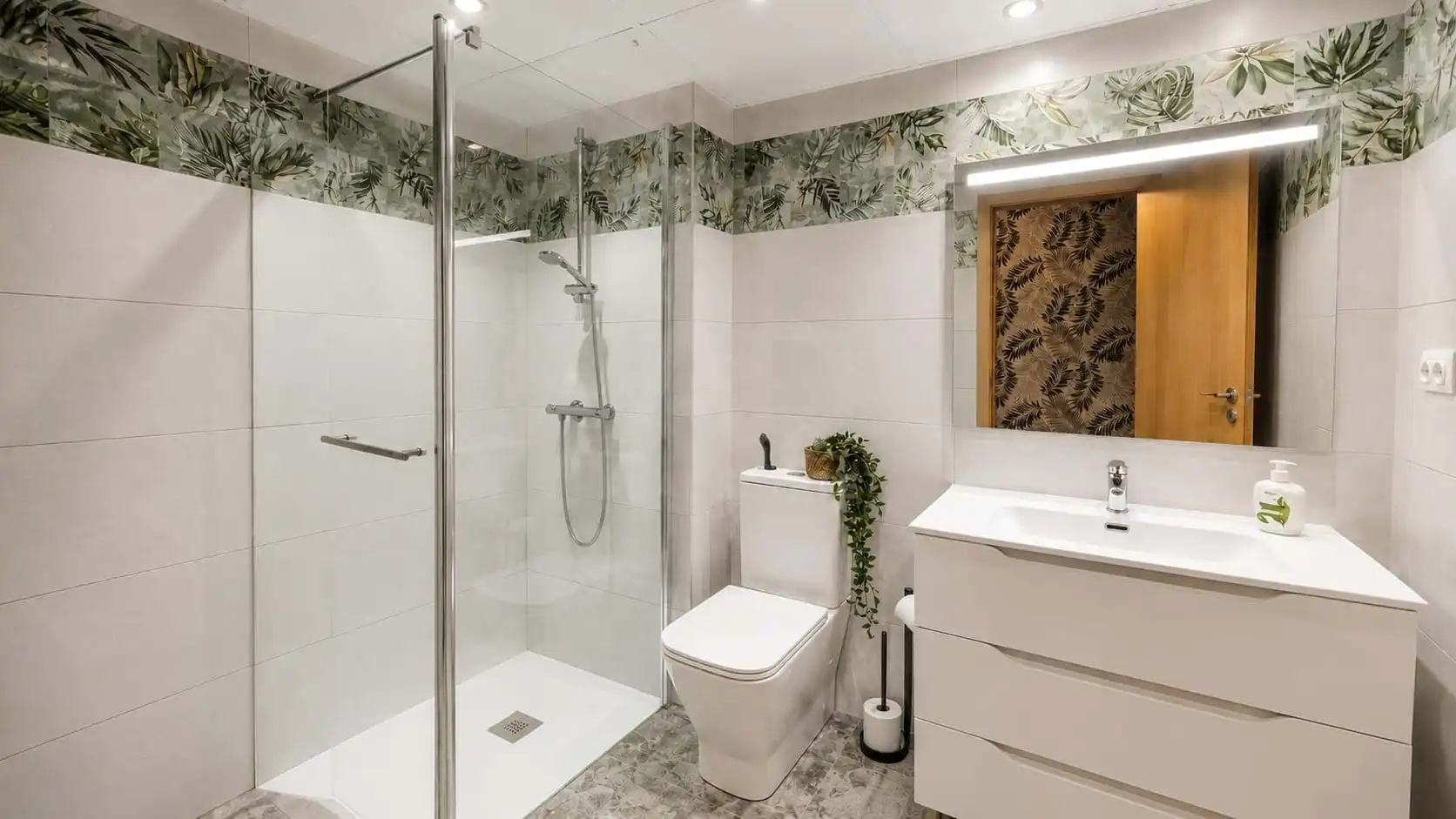 Bathroom of Flat for sale in Salou  with Air Conditioner, Heating and Terrace