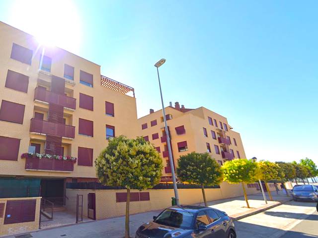 Garaje en Venta en GRAN BRETAÑA en Portillejo - Valdegastea