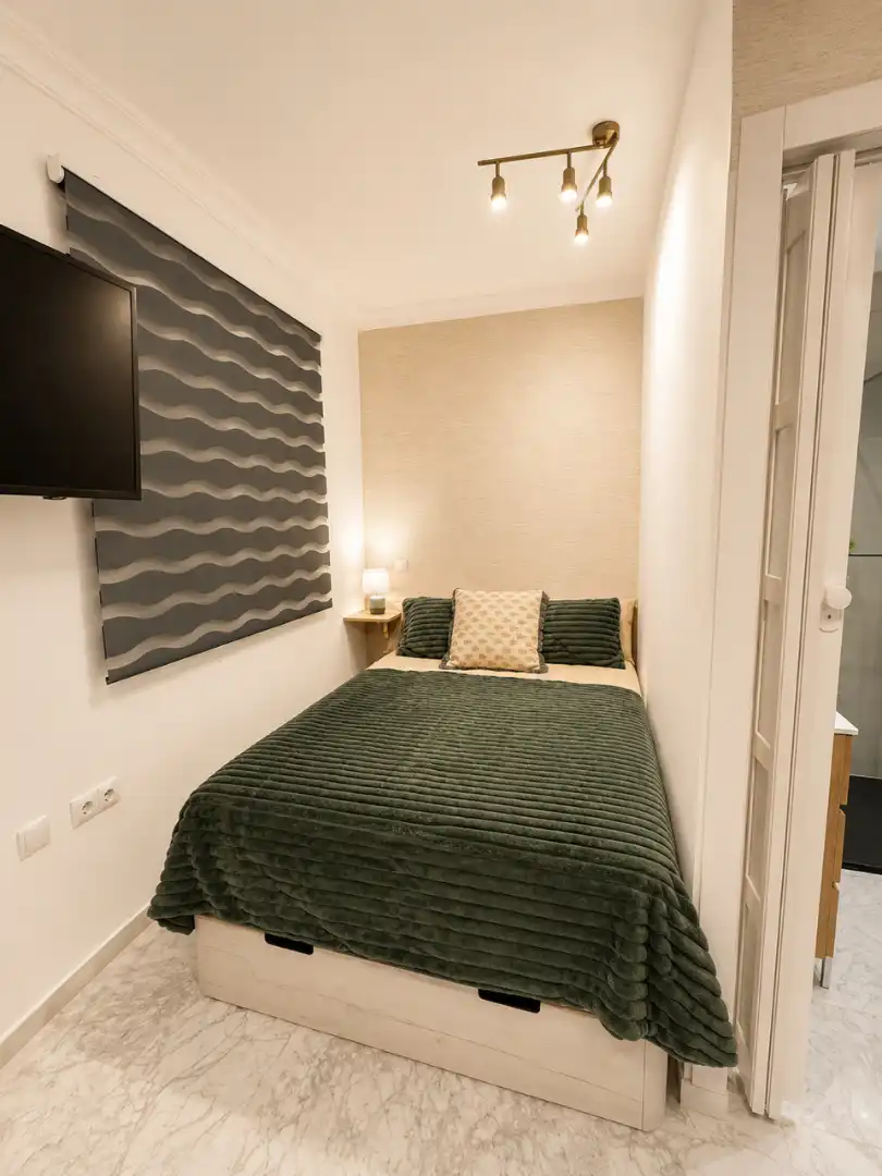 Bedroom of Study for share in Sevilla  with Air Conditioner, Heating and Furnished