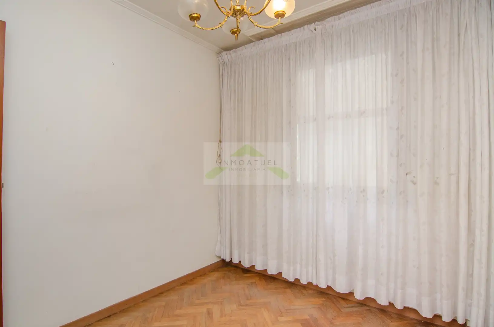 Schlafzimmer von Wohnung zum Verkauf in A Coruña Capital  mit Ofen und Waschmaschine