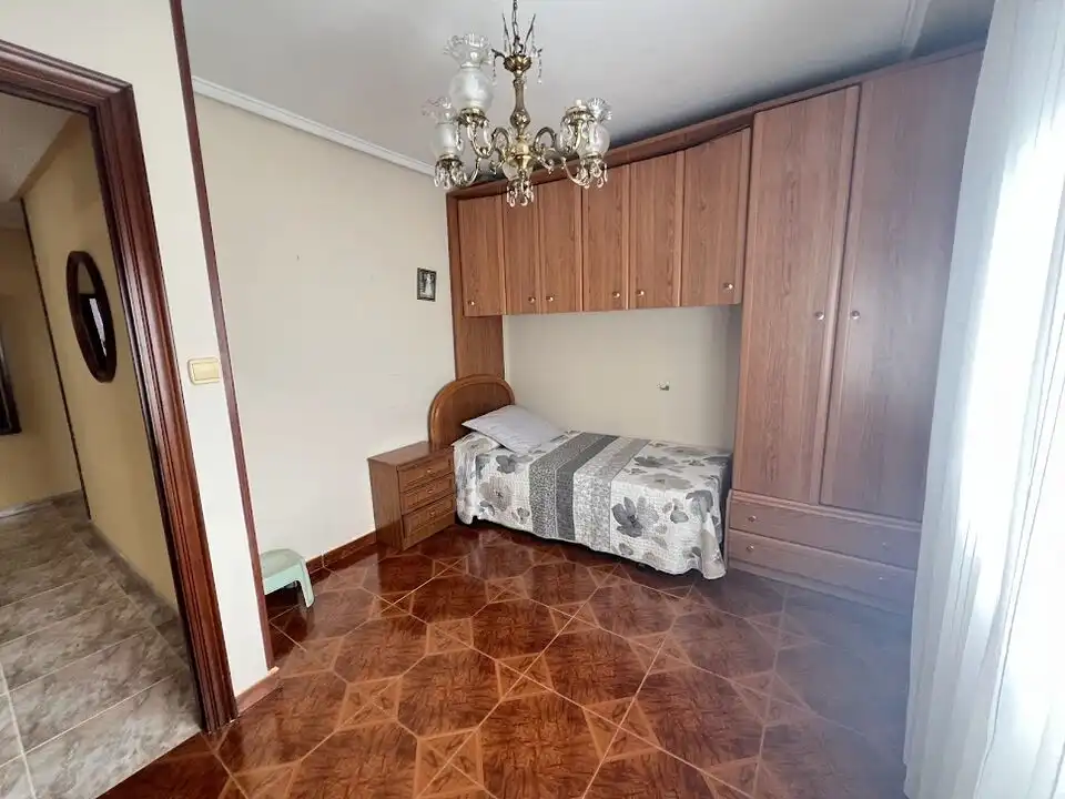 Schlafzimmer von Wohnung zum Verkauf in Siero mit Heizung und Terrasse