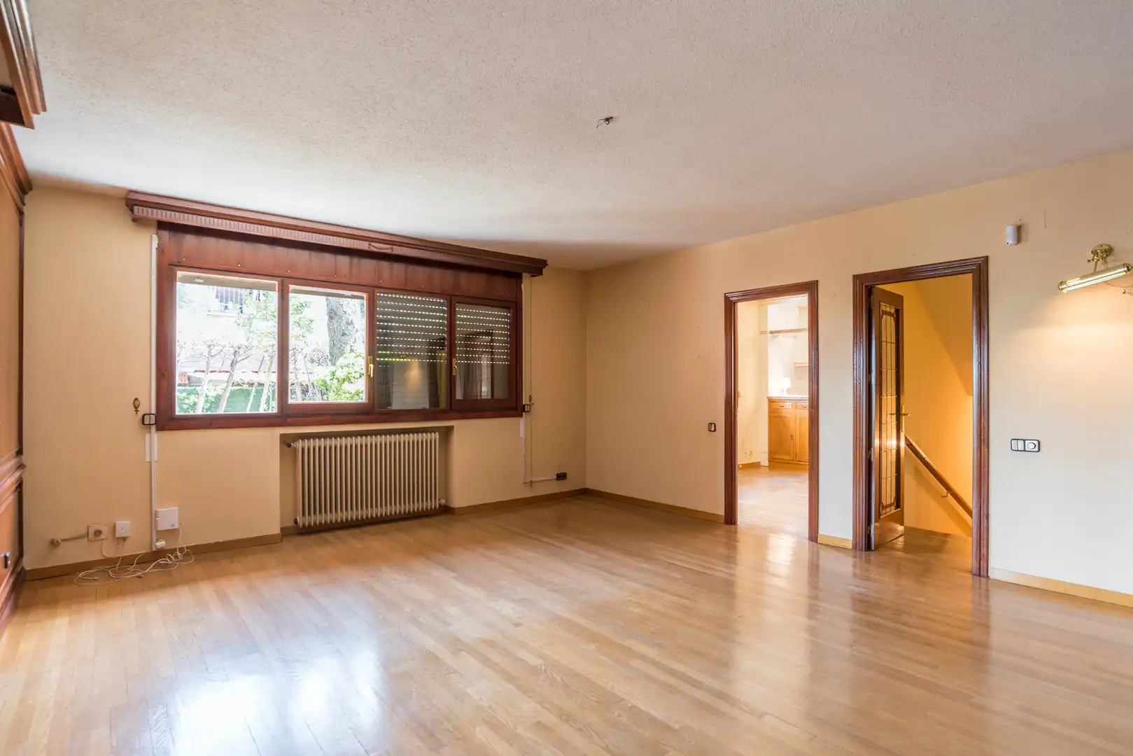 Living room of Houses for sale in Pozuelo de Alarcón  with Air Conditioner, Heating and Private garden