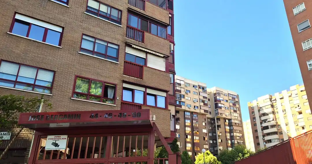 Exterior view of Flat for rent in Madrid  with Air Conditioner, Heating and Private garden