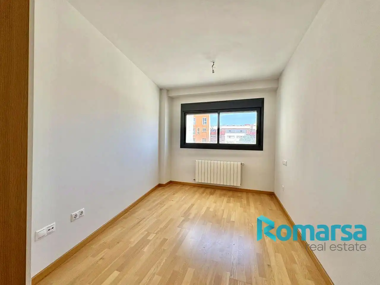 Dormitori de Pis en venda en Ávila amb Calefacció, Parquet i Terrassa
