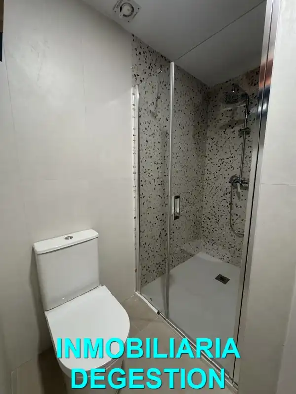 Baño de Piso de alquiler en Linares con Aire acondicionado, Calefacción y Amueblado