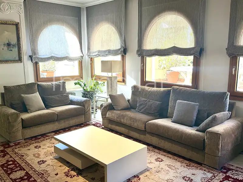 Living room of Attic for rent in Barcelona  with Air Conditioner, Heating and Parquet flooring