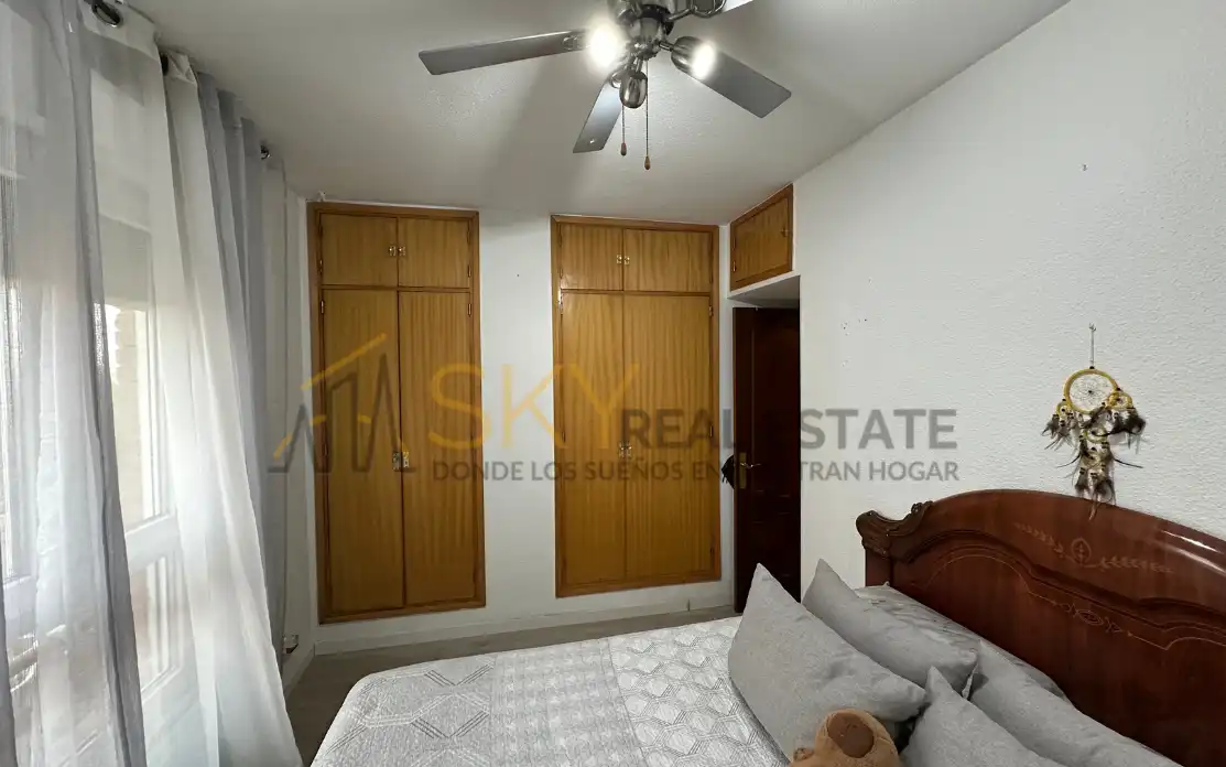 Habitación de Piso en venta en Madrid con Terraza