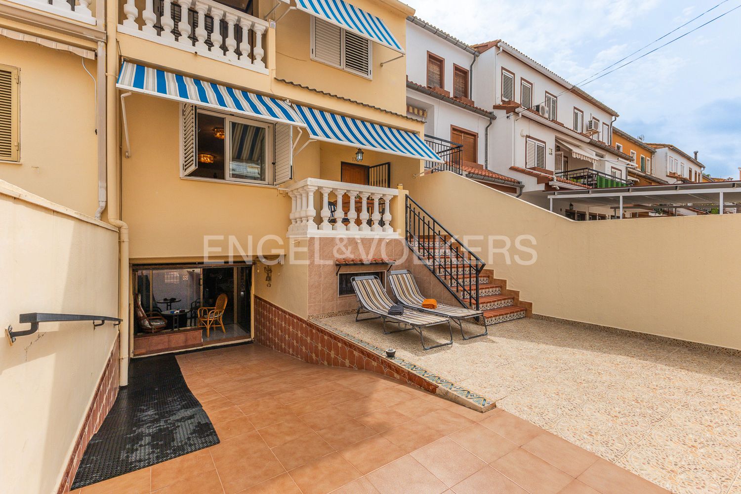Terrace of House or chalet for sale in Favara  with Air Conditioner, Heating and Private garden
