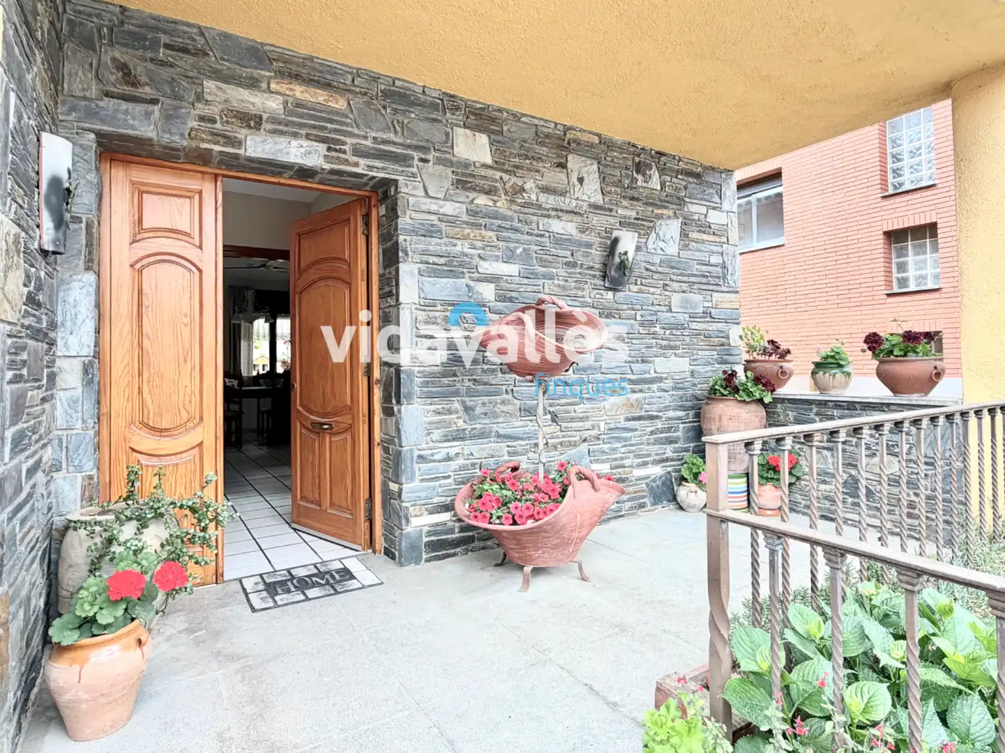 Außenansicht von Haus oder Chalet zum Verkauf in Cardedeu mit Heizung, Privatgarten und Parkett