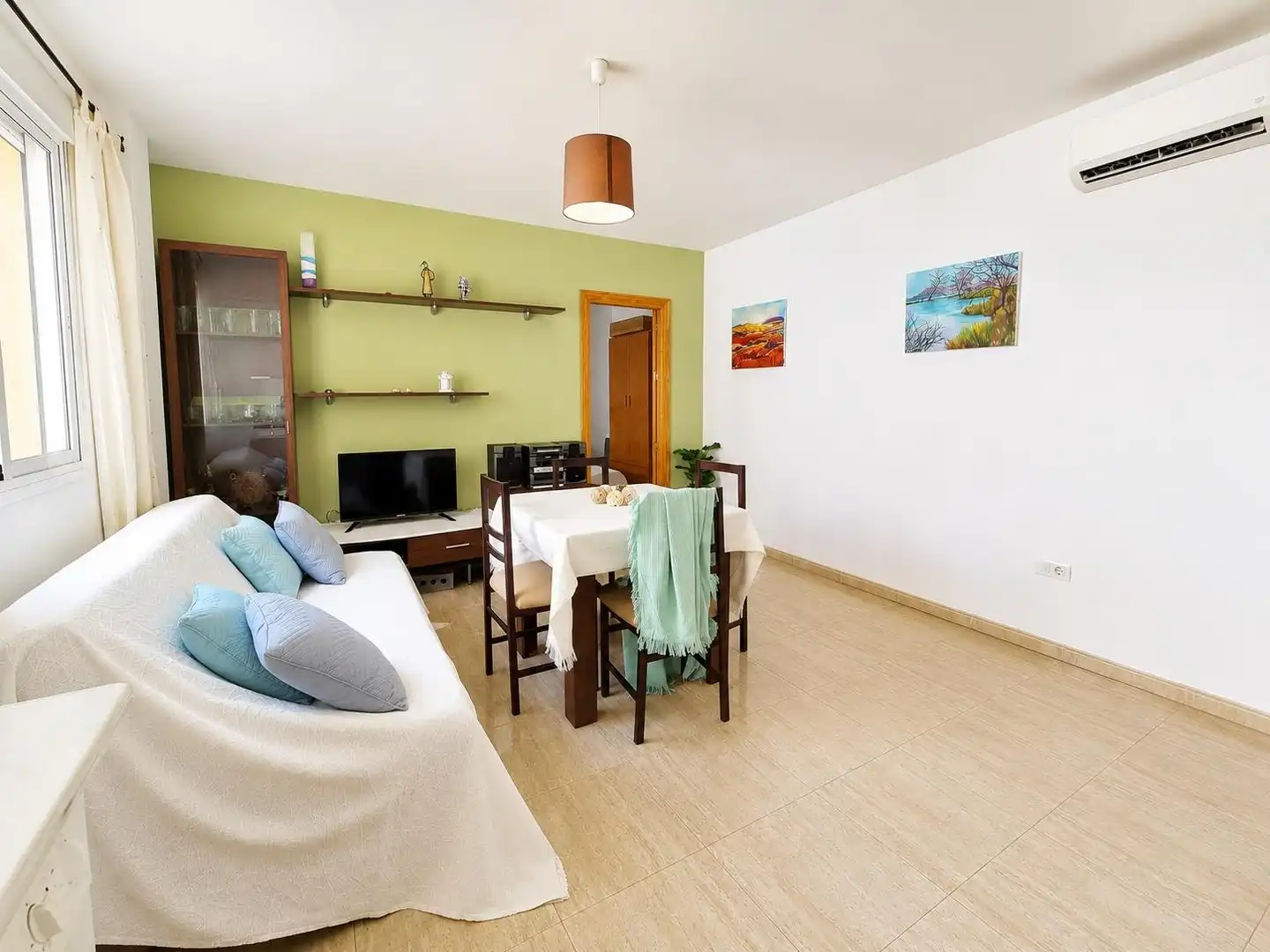 Sala de estar de Piso en venta en Roquetas de Mar con Aire acondicionado, Calefacción y Amueblado