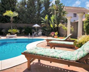 Piscina de Casa o xalet en venda en Marbella