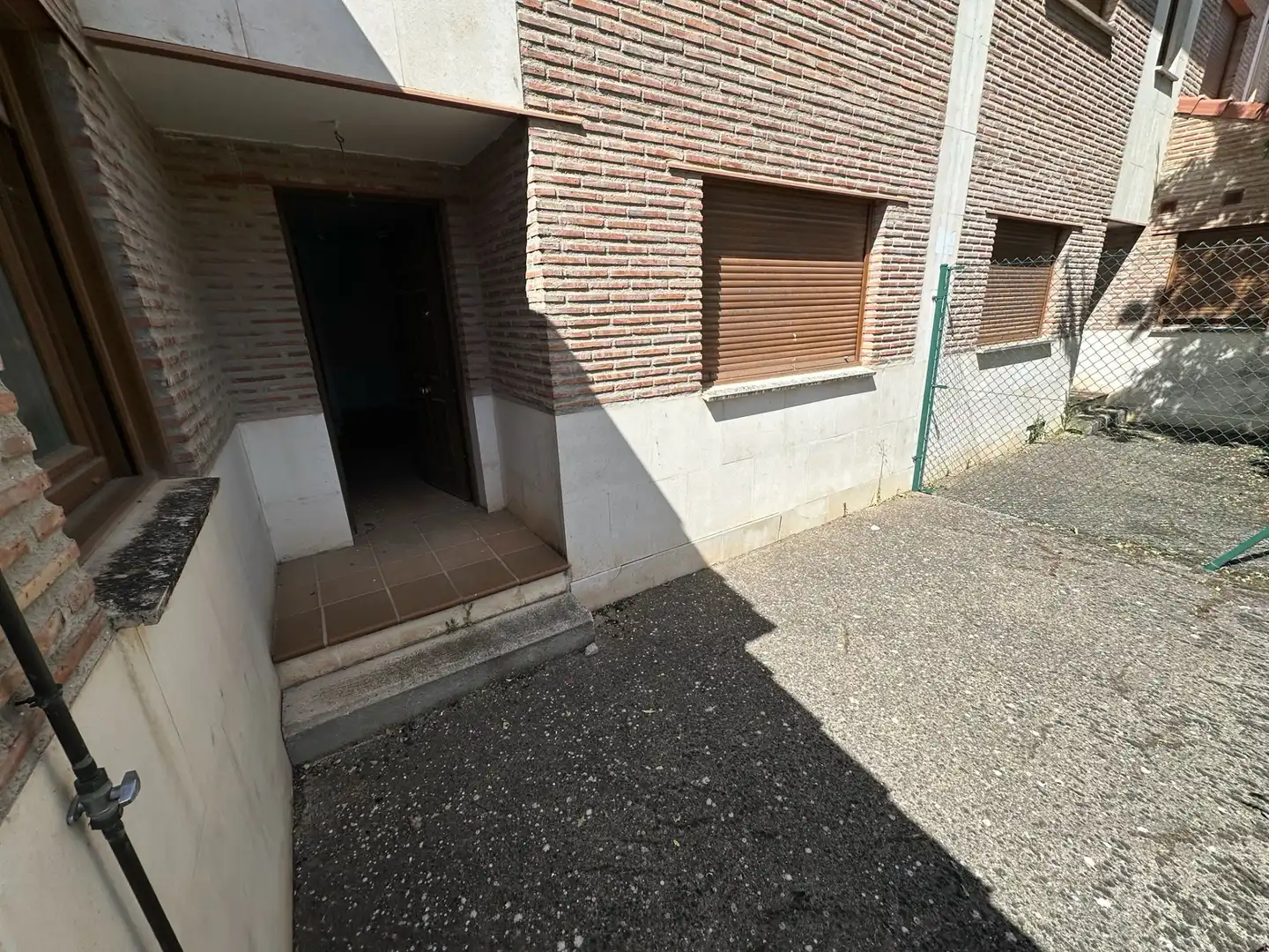 Vista exterior de Casa adosada en venta en Villariezo con Calefacción y Jardín privado