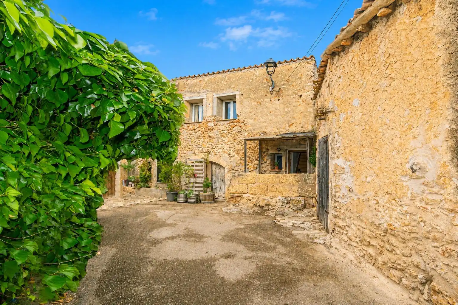 Vista exterior de Finca rústica en venta en Llubí con Aire acondicionado, Calefacción y Amueblado