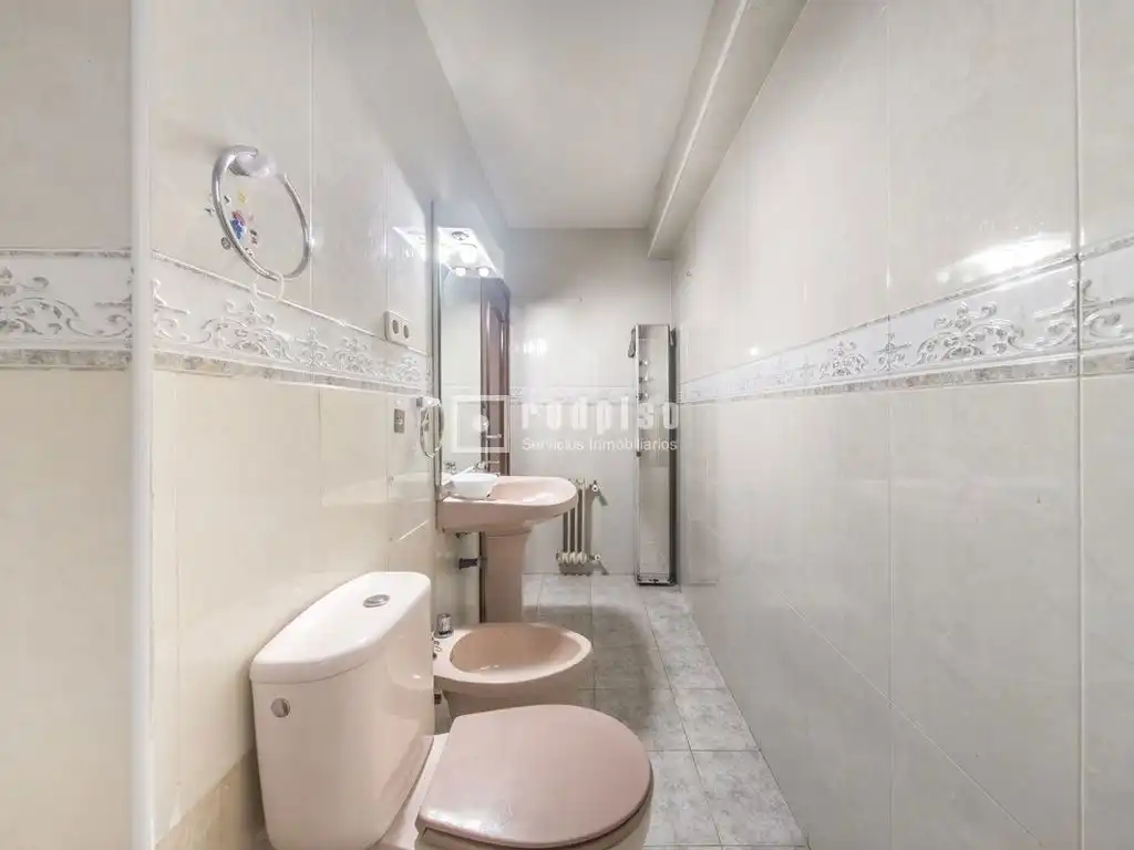 Baño de Piso en venta en Madrid con Calefacción y Terraza