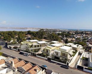 Vista exterior de Casa o xalet en venda en Torrevieja amb Calefacció, Terrassa i Traster